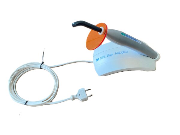 3M ESPE - Elipar FreeLight 2 POLYMERISATIONSLAMPE 100%TOP